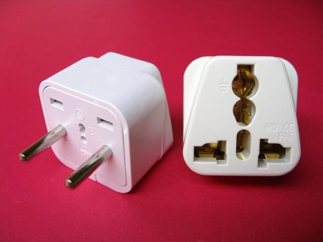 10A 250V 4.0MM Multi-Use Universal To 3 Pin Italy Plug Adapter SE-UA12