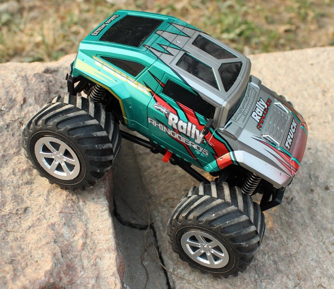 1/24 LCD transmitter 2.4G 4WD mini high speed rc car REC622112