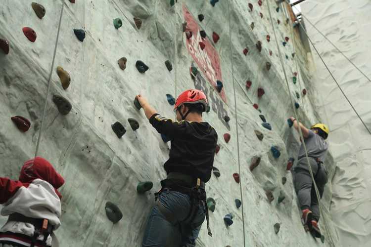 best climbing helmet