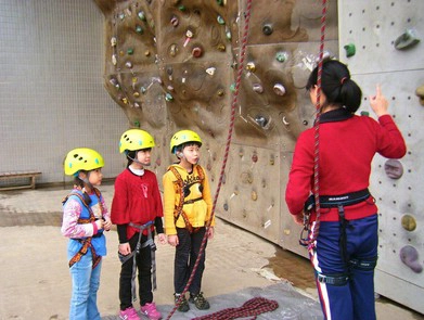 Children's climbing helmet