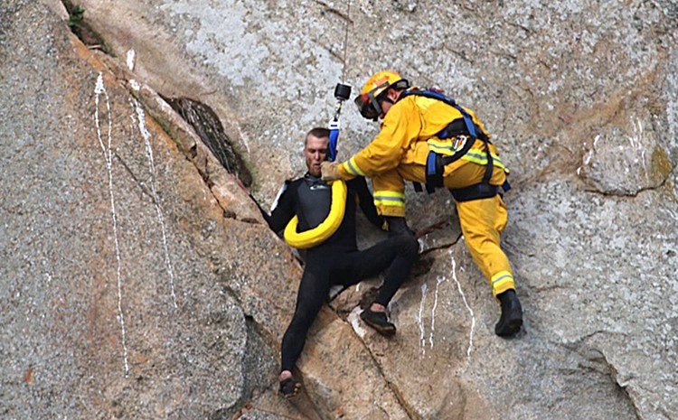 Rock climbing helmet