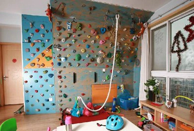 Rock climbing helmets manufacturers