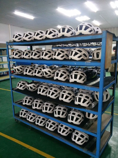 helmet manufacturers