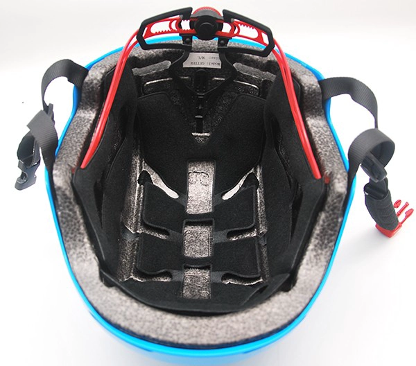 Certifié CE casques de skateboard ABS, casque de patinage OEM