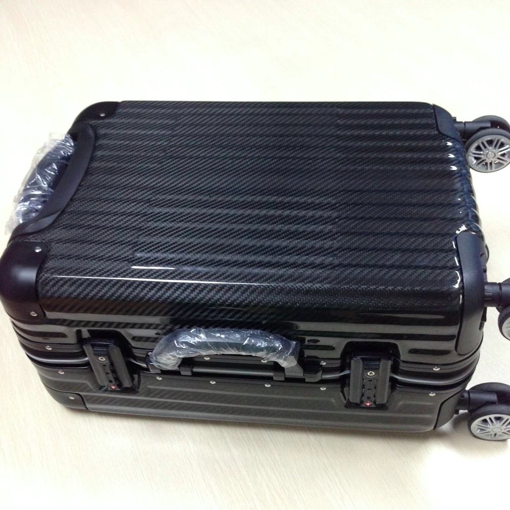 Carbon Fiber Suitcase dans le processus Autoclave