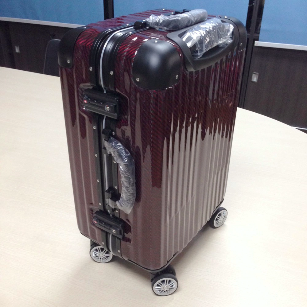 Carbon Fiber Suitcase dans le processus Autoclave