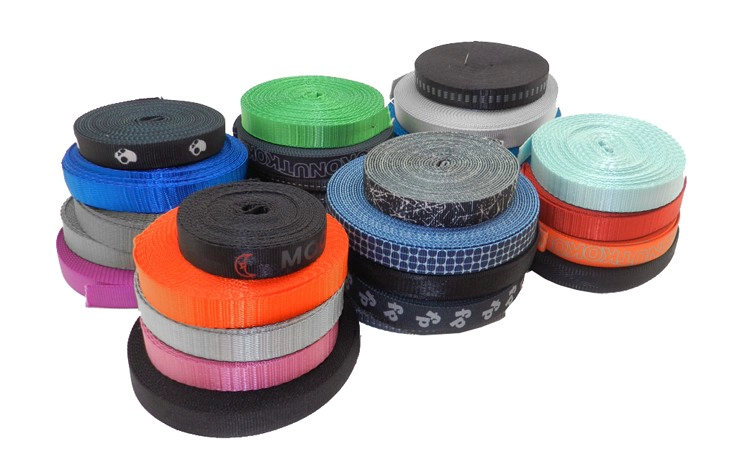 Colourful interchangeable strap for bicycle helmet