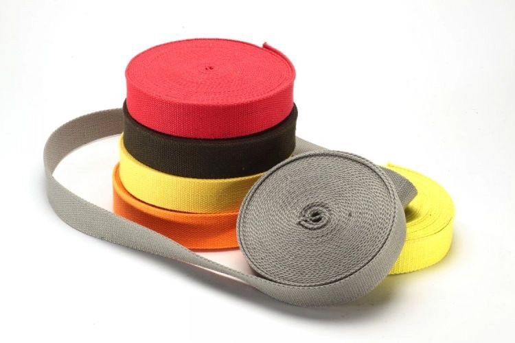 Colourful interchangeable strap for bicycle helmet