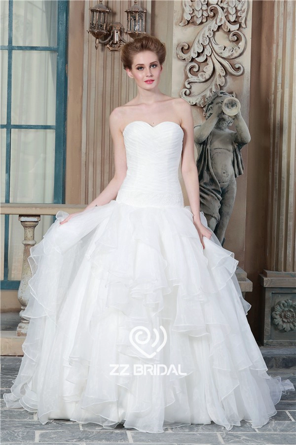 Valitse Wedding Dress mukaan Wedding Venue