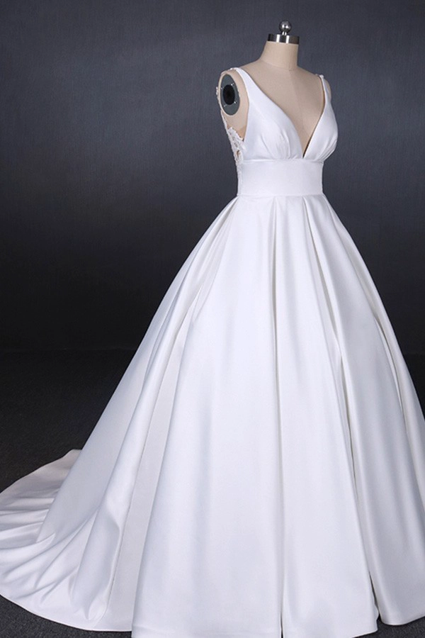 Tyylikäs syvä V-kaula-selkäpuolinen pelkkä todellinen kuva Yksinkertainen häätmekot Ruffled Satin Bridal Gowns