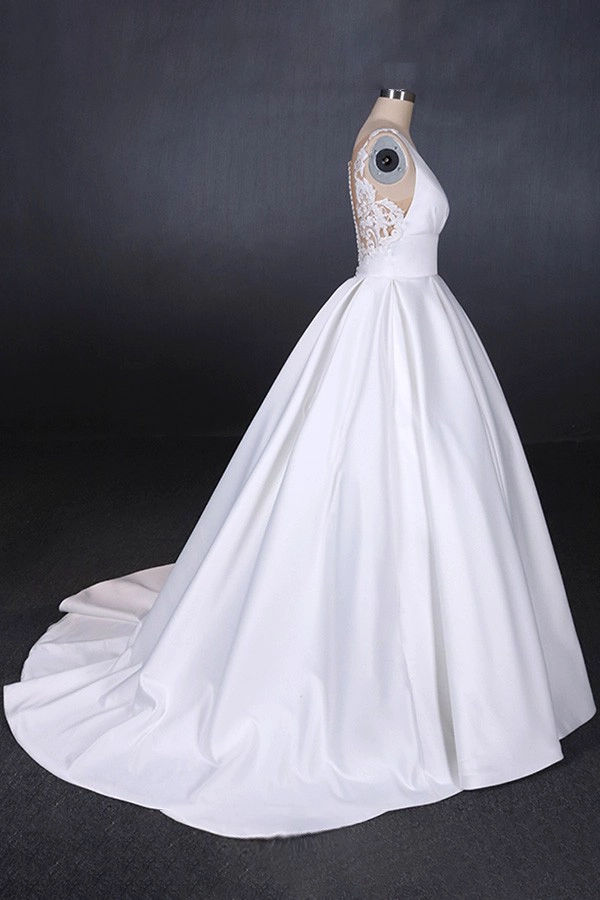 Tyylikäs syvä V-kaula-selkäpuolinen pelkkä todellinen kuva Yksinkertainen häätmekot Ruffled Satin Bridal Gowns