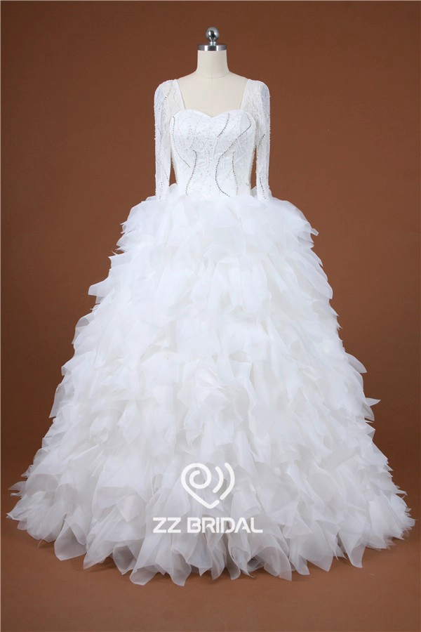 Lujoso de manga larga con cuentas de organza vestido de fiesta en capas fabricante vestido de novia