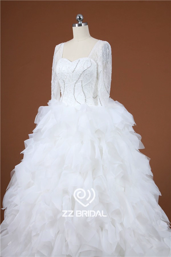 Lujoso de manga larga con cuentas de organza vestido de fiesta en capas fabricante vestido de novia