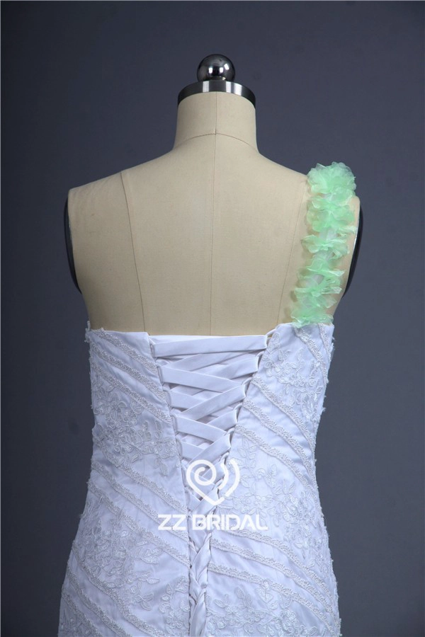 Nuovo di spaghetti verde innamorato cinghia neckline appliqued sirena di pizzo fornitore abito nuziale