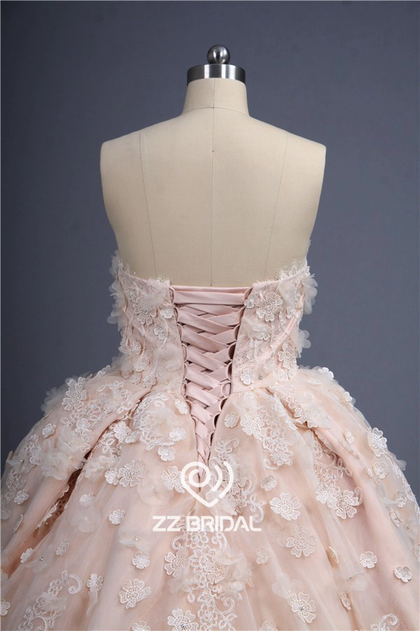 Estilo princesa strapless artesanais flores bola vestido de casamento vestido com cordões appliqued
