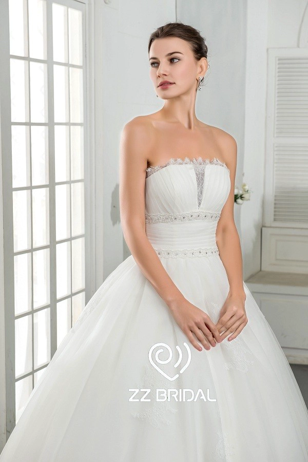 ZZ bridal 2017 strapless ruffled lace appliqued ball gown wedding dress