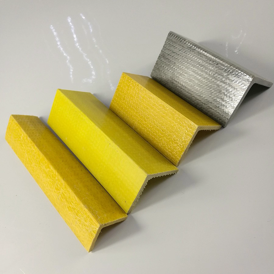 Cornières en plastique renforcé de fibre de verre 90 angles de la structure FRP GRP Angle Fournisseurs