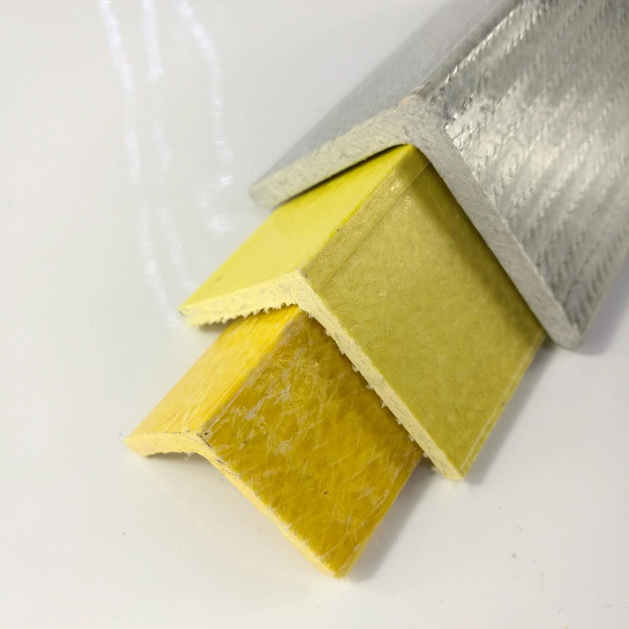 Cornières en plastique renforcé de fibre de verre 90 angles de la structure FRP GRP Angle Fournisseurs