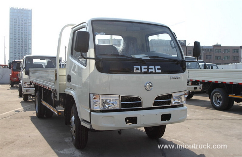 102hp الصينية العلامة التجارية دونغفنغ 4X2 DFA1040S35D6 1.8 طن صغيرة مسطحة البضائع شاحنة سعر الشاحنة