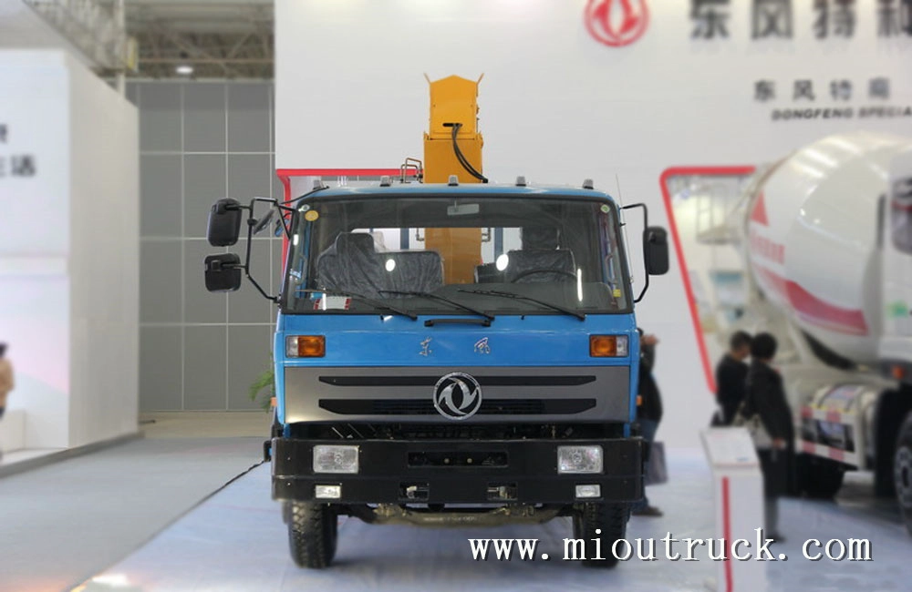 4ton Dongfeng 4 * 2 180hp Euro3 tuwid braso truck crane