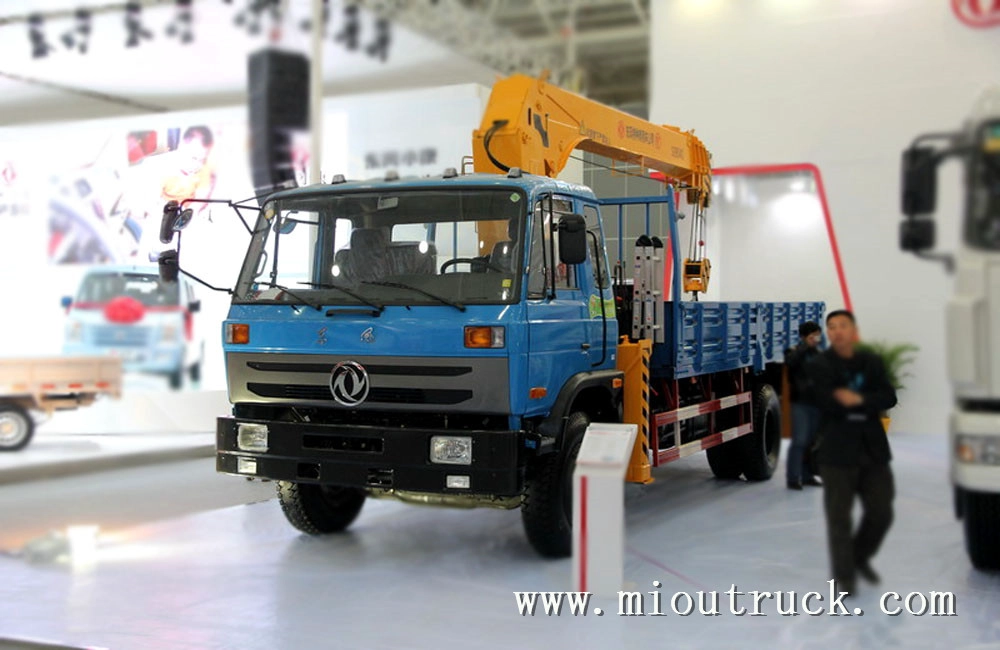 4ton Dongfeng 4 * 2 180hp Euro3 tuwid braso truck crane