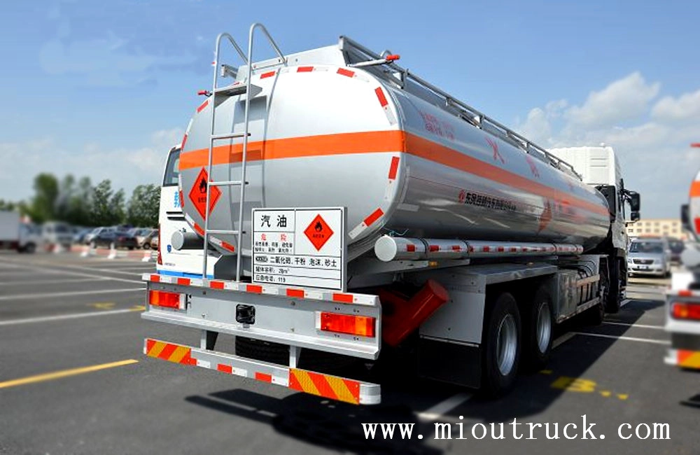 CSC5311GJYD10 Euro4 แบรนด์ Dongfeng 8 * รถบรรทุก 4 24CBM น้ำมัน