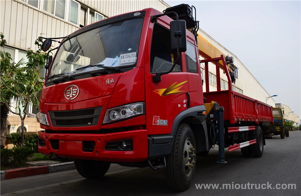 Lori 5 tan FAW China 4 x 2 baru dipasang kren untuk dijual