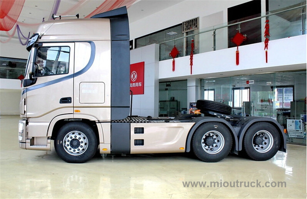 ประเทศจีนแบรนด์ที่มีชื่อเสียง Dongfeng 6x4 รถบรรทุกรถแทรกเตอร์ DFH4250C รถบรรทุก 6 * 4 รถแทรกเตอร์