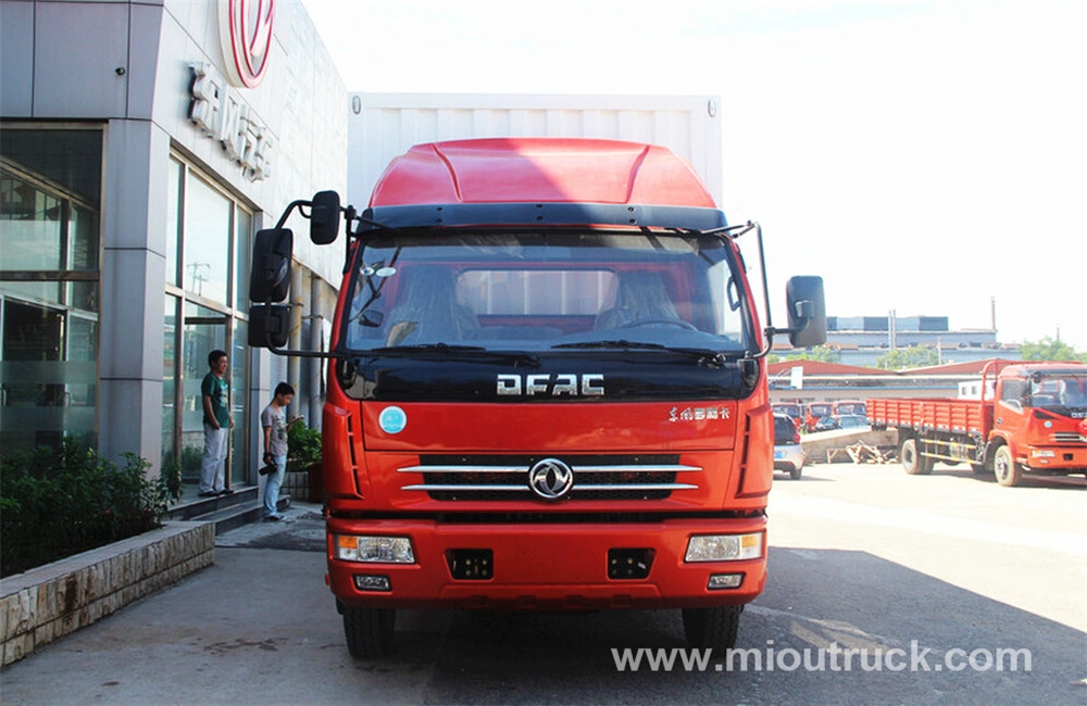 Camión de China Dongfeng 4 x 2 mini transporte camiones carga carro buena calidad para la venta