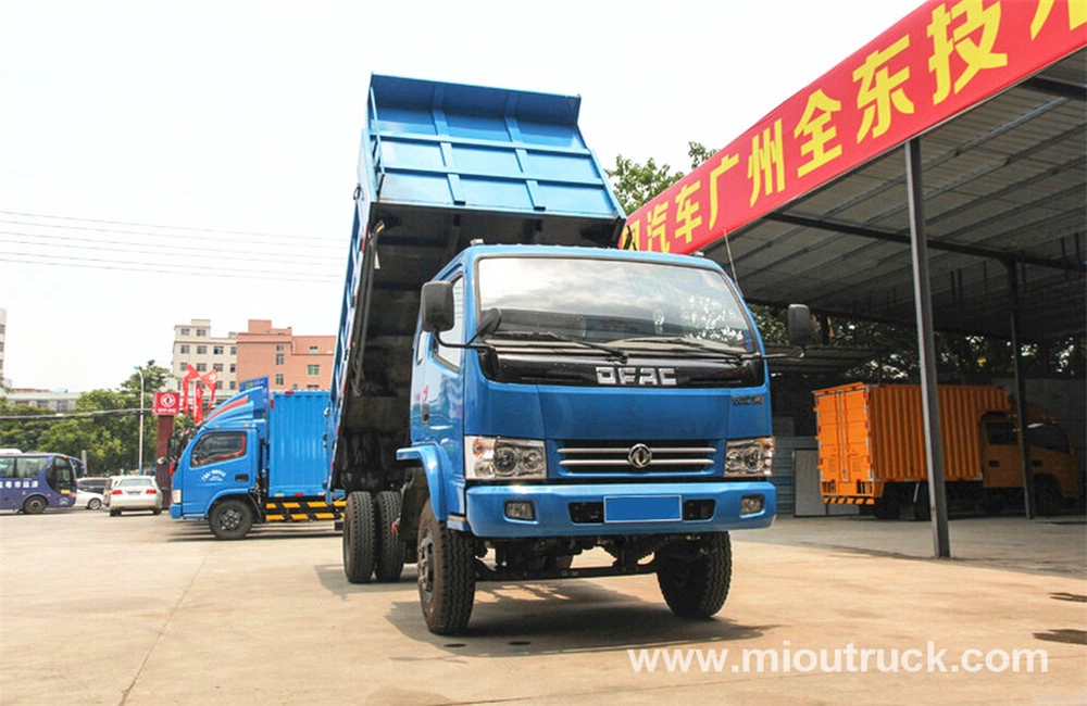 Chinoise fait Dongfeng Diesel 4X2 Carte embosseuse Et Benne Camion-benne