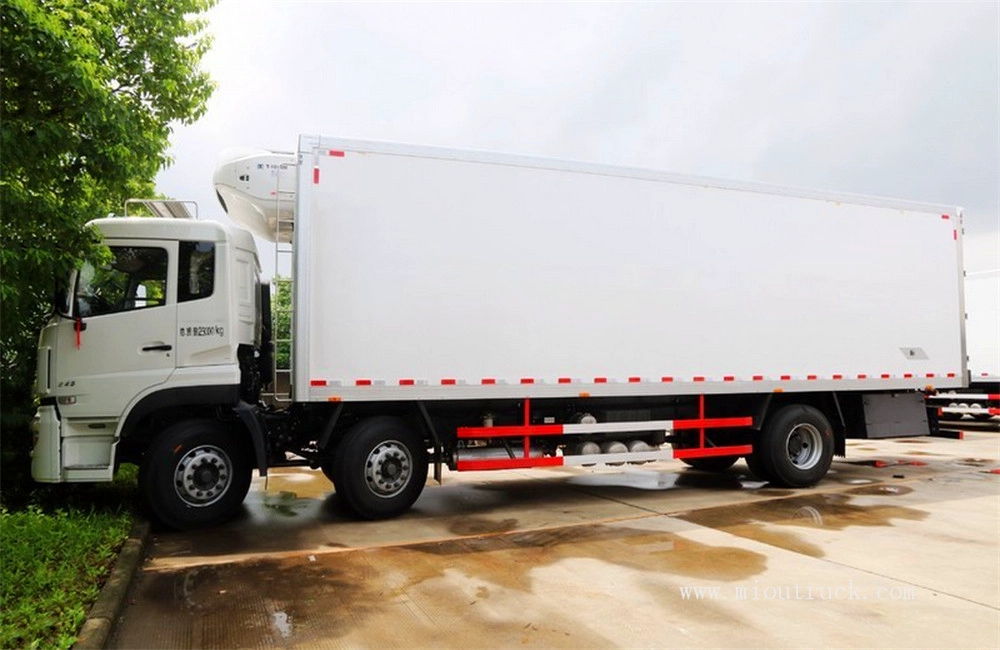 Dong Feng 245hp 9.4m รถบรรทุกกล่องในตู้เย็น