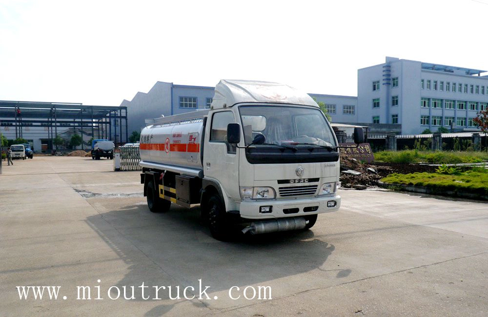东风120马力 4X2驱动类型运油车(EQ5070GYY51DAC)