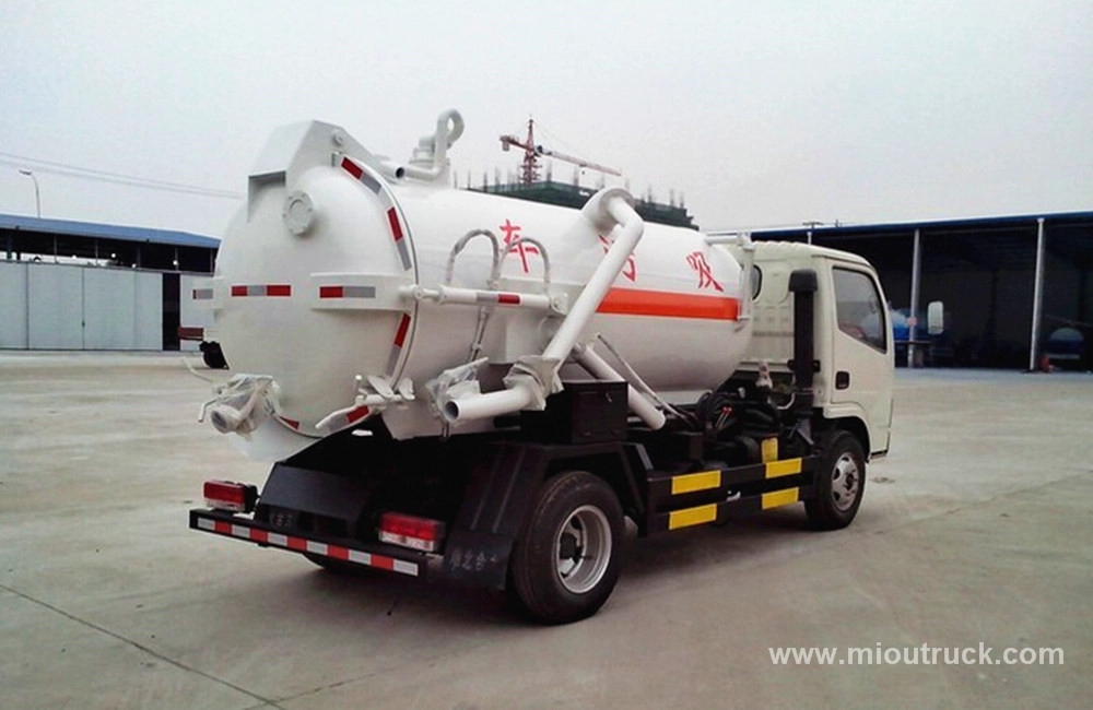 Dongfeng 210hp Cummins Engine sewage suction truck 4x2 fecal suction truck