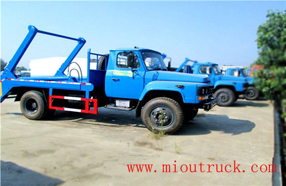 Dongfeng 4 * 2 4.5t Swing Arm Garbage Truck