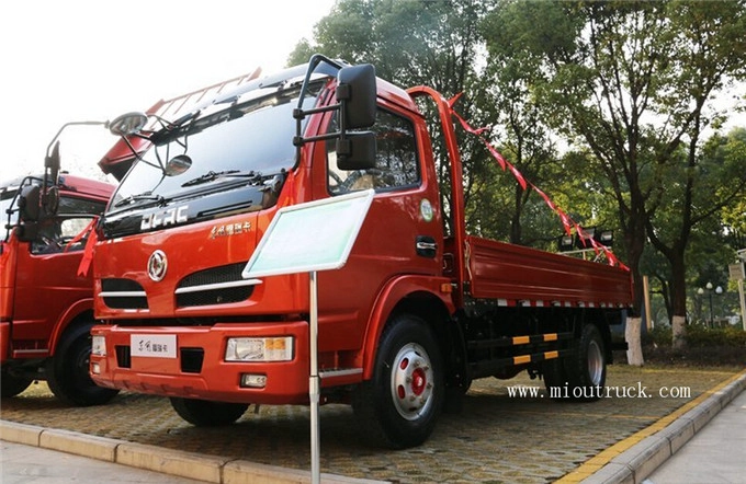 Dongfeng 4*2 type 140 Hp 4.5 ton heavy cargo truck
