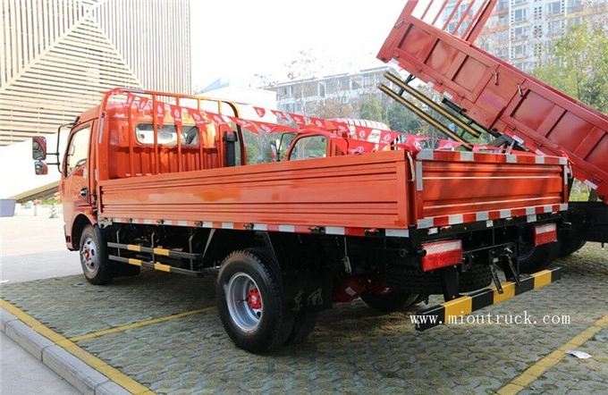 Dongfeng 4*2 type 140 Hp 4.5 ton heavy cargo truck