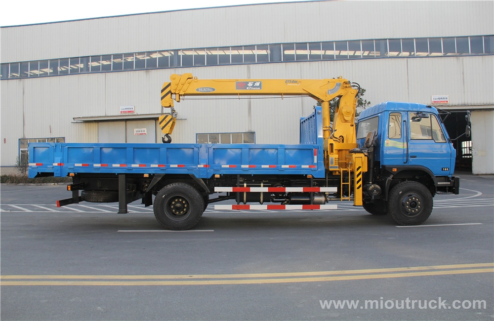 Dongfeng 4x2 Truck mounted crane in china for sale china supplier