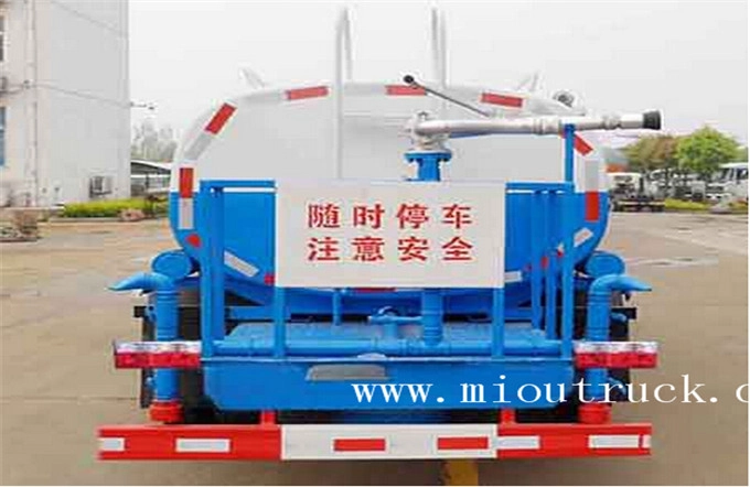 Dongfeng 5000L water sprinkling tank truck