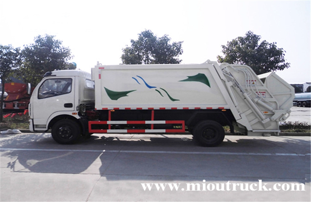 Dongfeng Duolika 4x2 5 CBM Garbage Truck