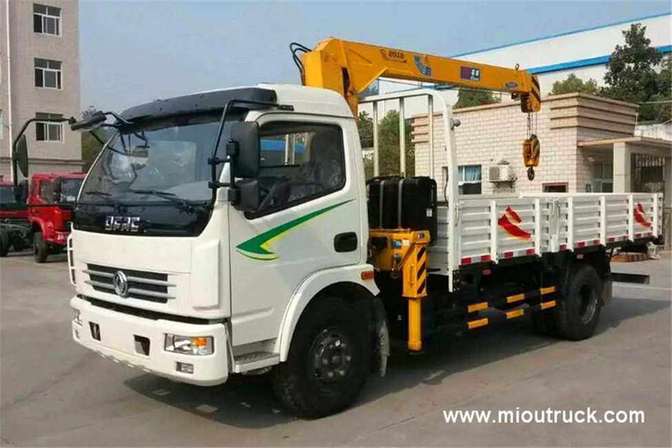 东风多利卡 B07 140HP 4 × 2 汽车起重机 (YL5110JSQF1)