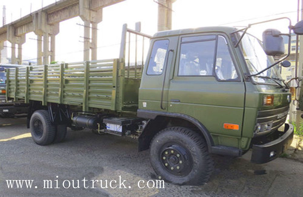 Dongfeng EQ1118GA 4 * 2 driving type 6T Desiel troop carrier vehicle