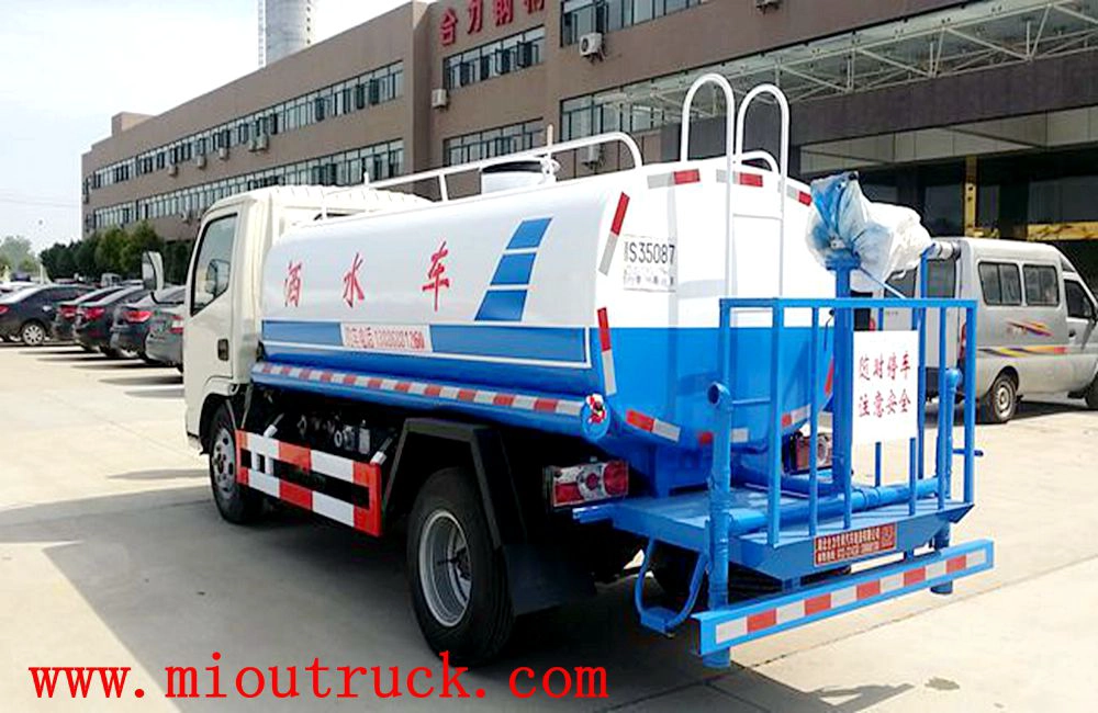 Dongfeng HLQ5070GSSE 4 * 2 5t camión cisterna de agua