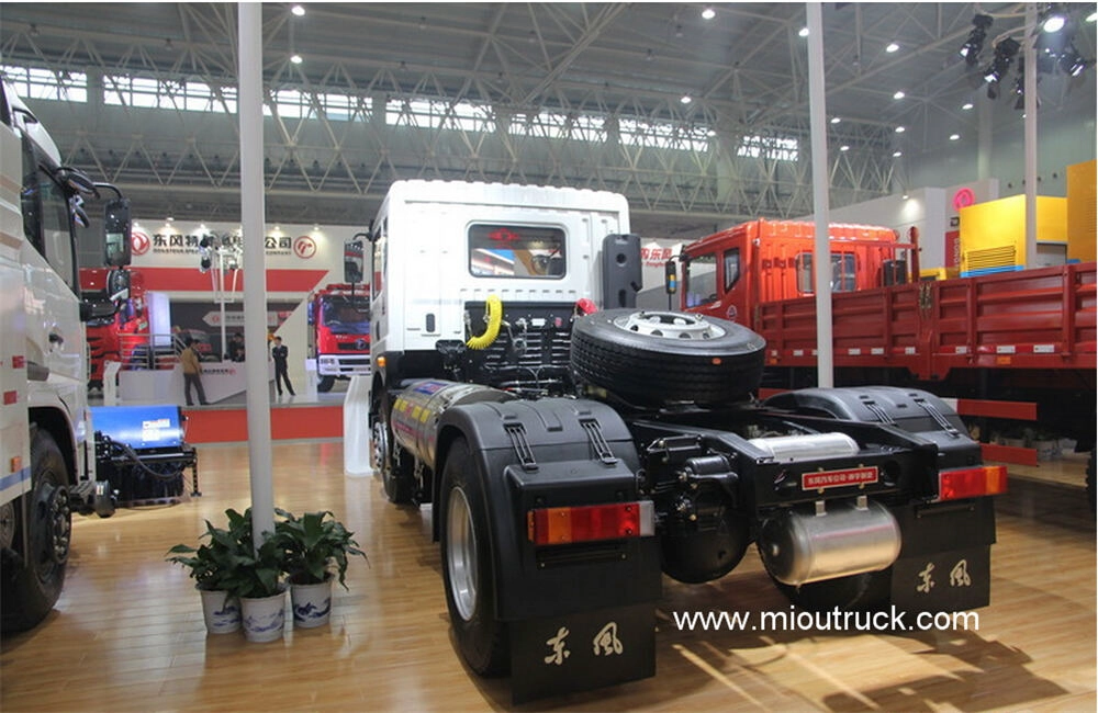 Dongfeng Shenyu Yu Long heavy truck 260 horsepower 4X2LNG tractor truck