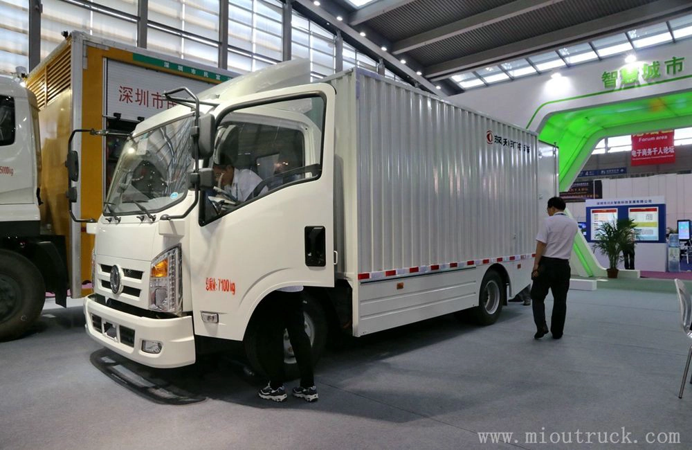 Dongfeng Специальные коммерции 4х2 82hp с механическим приводом грузовой автомобиль EQ5070XXYTBEV3