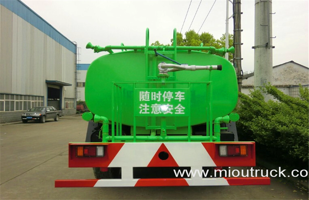 Dongfeng militar off-road sprinkler