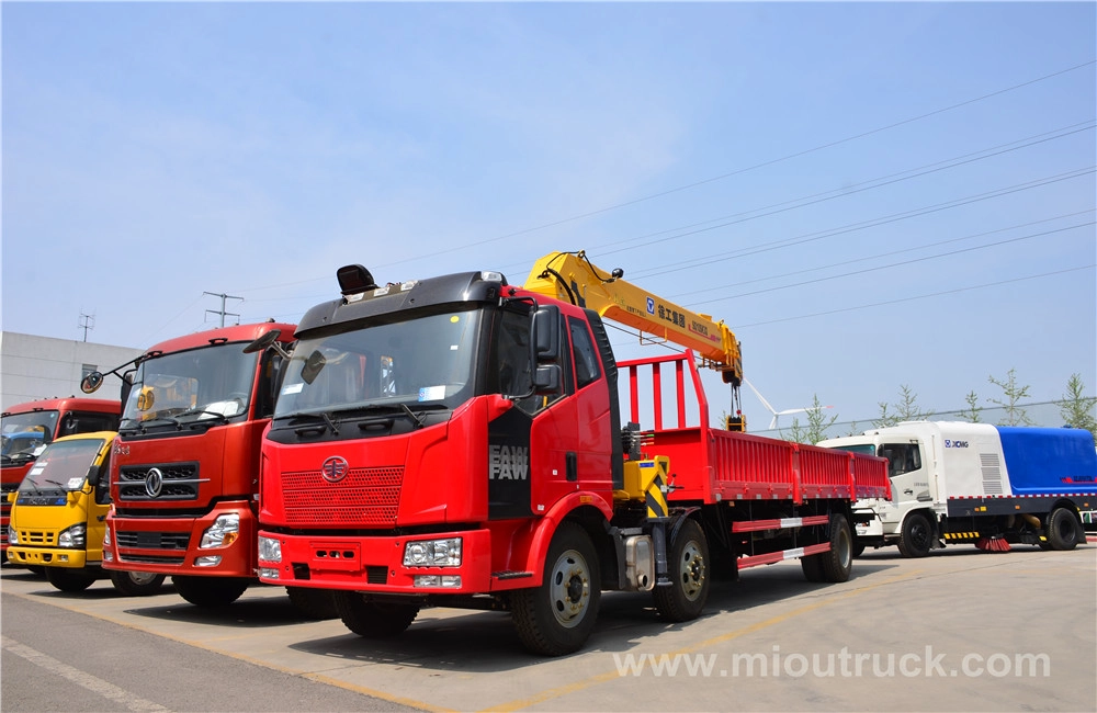 FAW 6 * 2 12 tonne télescopique boom Truck monté la grue à vendre