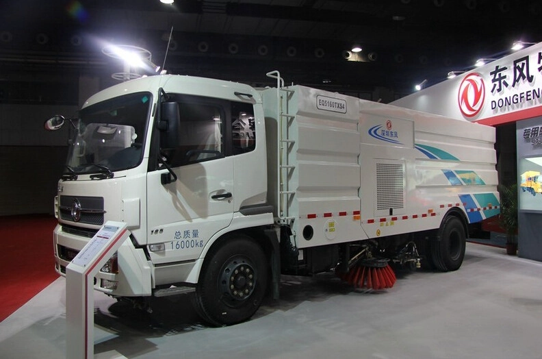 ถนนขายร้อนกวาดรถบรรทุก Dongfeng ถนนผู้ผลิตจีนกวาดรถบรรทุก