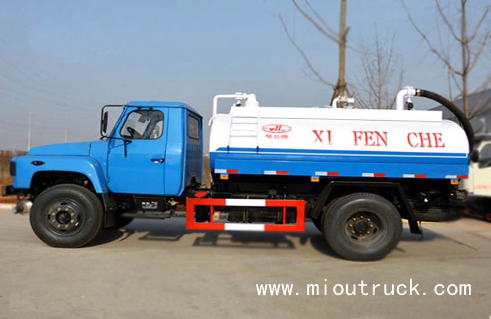 Dongfeng CLQ5100GXE4 140 fécale d’aspiration camion 4 * 2 8CBM 5ton petites selles d’aspiration