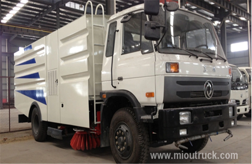 Dongfeng 5000liters รถตู้รถบรรทุกฝุ่นกวาดถนนกวาดยานพาหนะสำหรับการขาย
