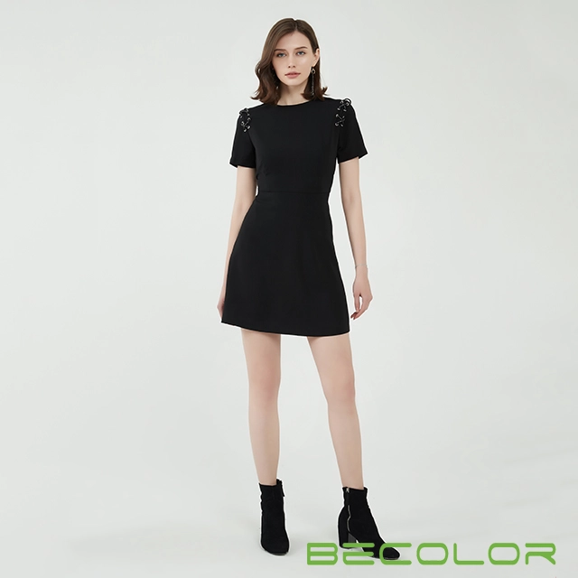 Pequeño vestido negro de manga corta China Factory